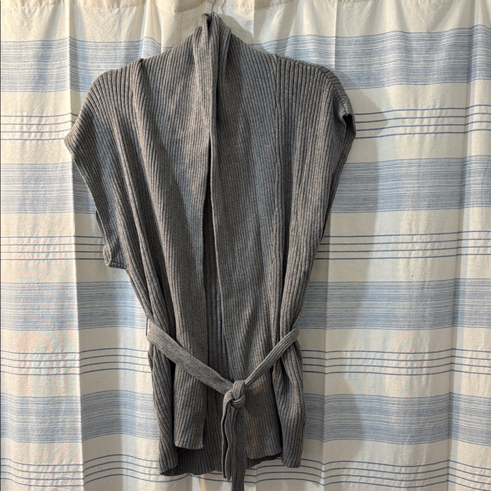 Banana Republic  Women's Sleeveless Tie Front Open Neck Cardigan Size Medium